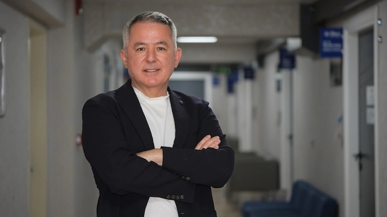Op. Dr. Alper Başakçı: "Böbrek taşı problemleri, erkeklerde iki kat daha fazla görülüyor"