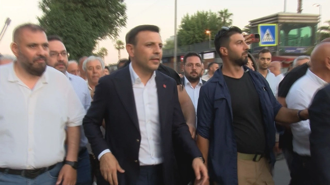 Özgür Çelik, ifade vermek üzere İstanbul Emniyet Müdürlüğü'ne geldi
