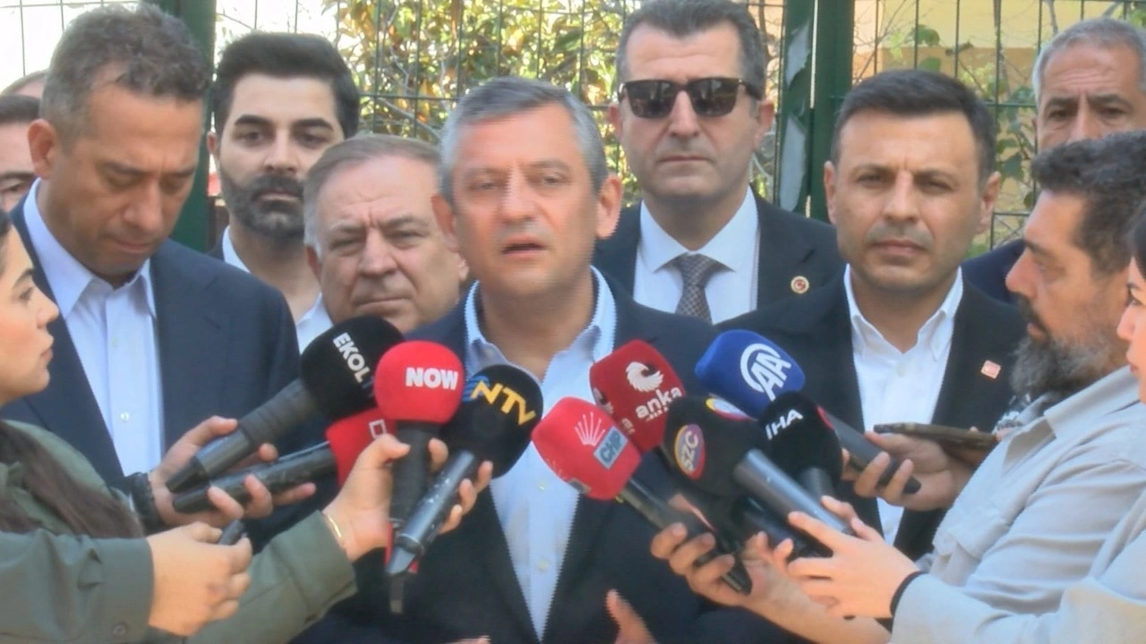 Özgür Özel: "Bu saldırıyı siyaset kurumuna yapılmış bir saldırı olarak görüyorum"