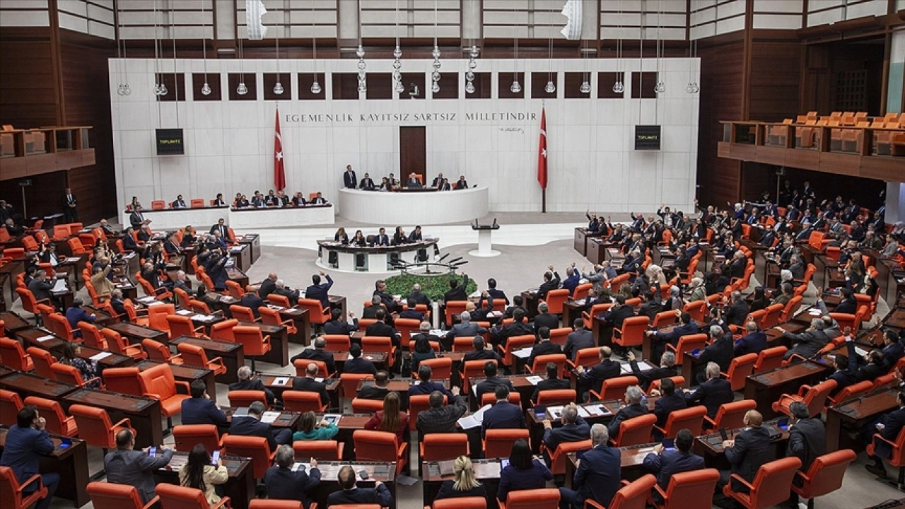 Özgür Özel dahil üç vekilin dokunulmazlık dosyası TBMM'de