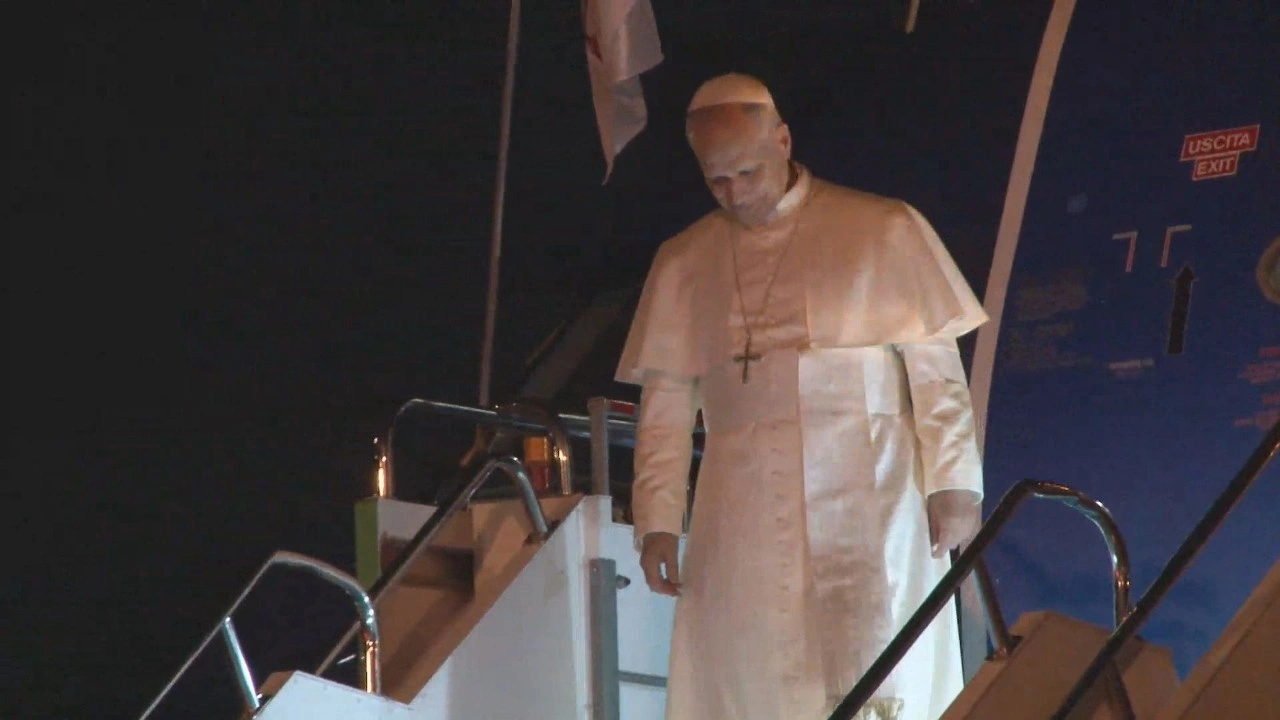 Papa 14. Leo'yu taşıyan uçak İstanbul'a indi