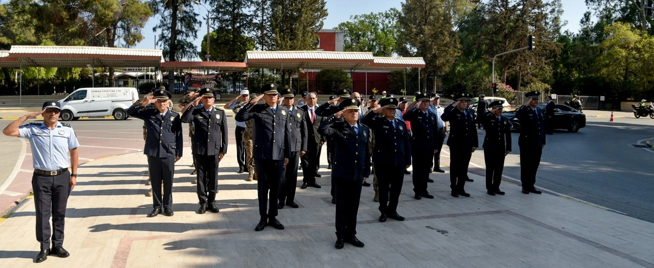 Polis Günü dolayısıyla Polis Genel Müdürü Kasım Kuni ve heyeti anıtlara çelenk koydu
