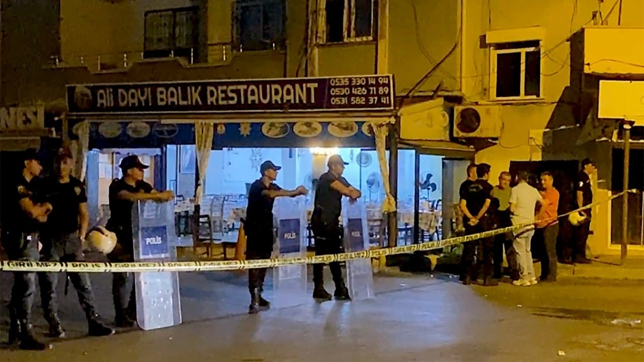 Restoranda silahlı ve bıçaklı ‘hesap’ kavgası; 1'i ağır, 7 yaralı