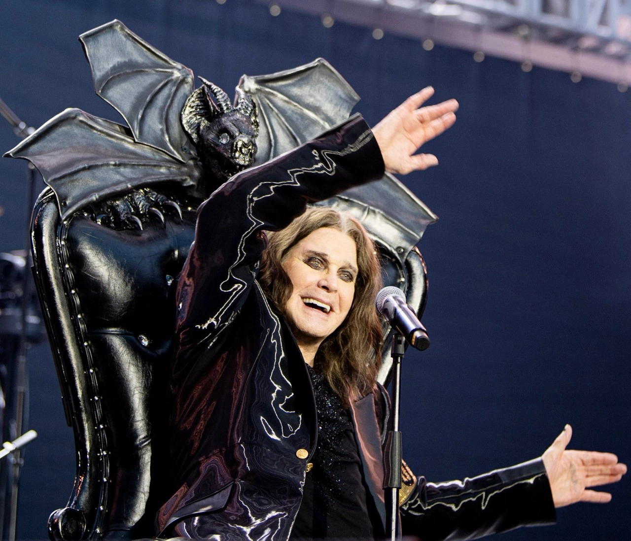 Rock müziğin efsanevi ismi Ozzy Osbourne 76 yaşında hayatını kaybetti