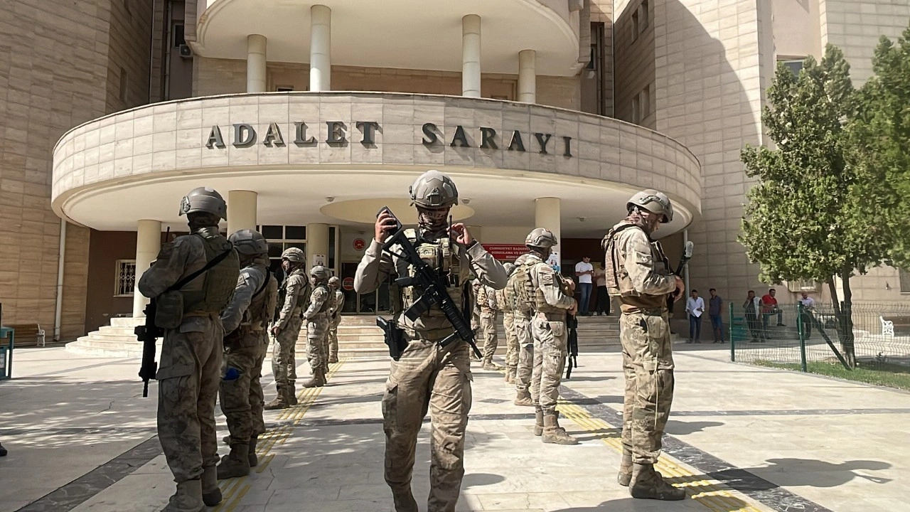 Şanlıurfa'da uyuşturucu satıcılarına operasyonu; 23 gözaltı