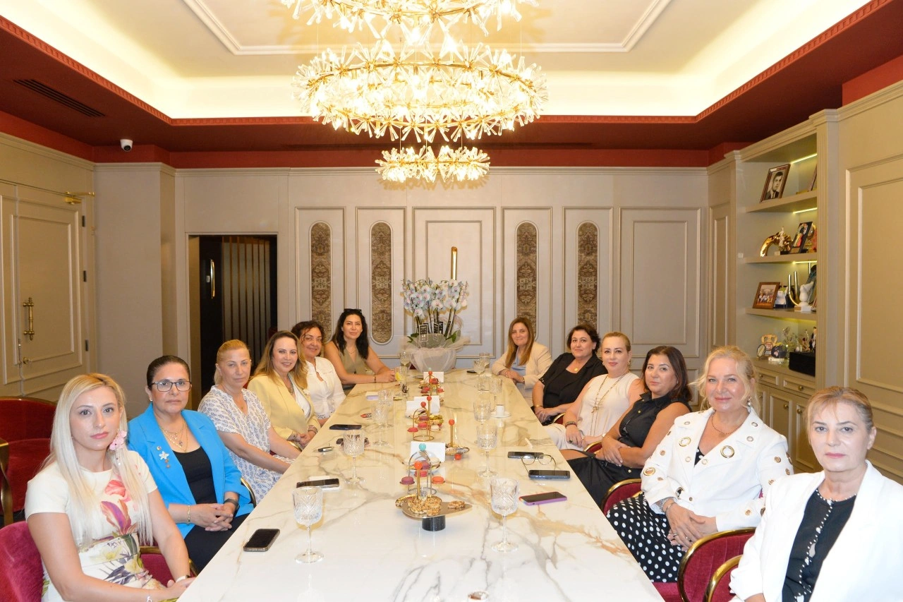 Sibel Tatar, GİKAD ve Gİ-KA KOOP başkan ve yönetim kurulu üyeleriyle görüştü
