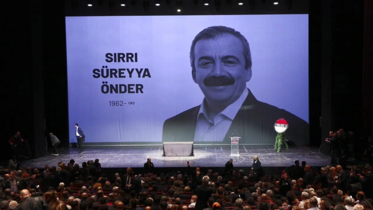 Sırrı Süreyya Önder gözyaşlarıyla uğurlandı