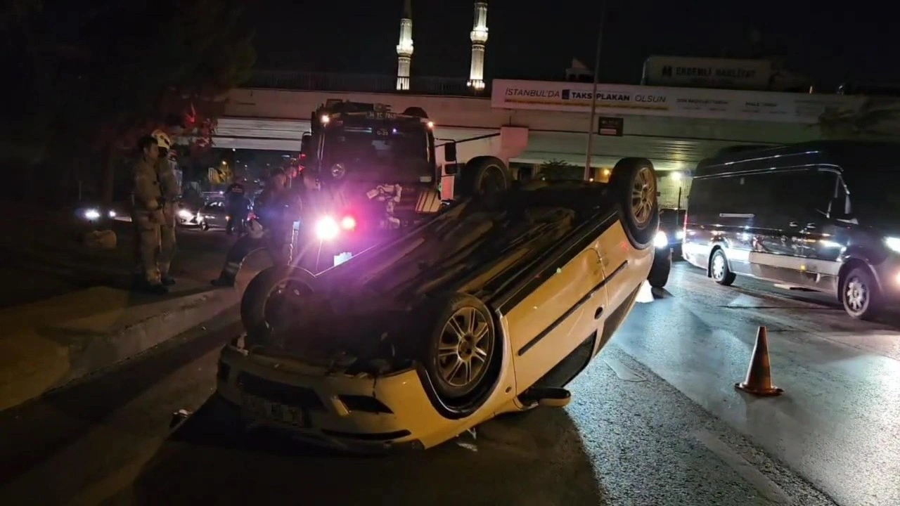 Şişli'de kaldırıma çıkan otomobil takla attı; sürücü yara almadan kurtuldu
