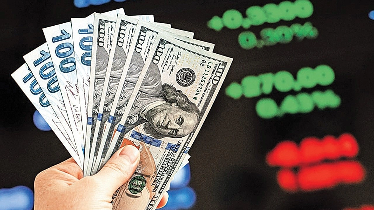 Sterlin 54,45 TL, euro 47 TL, dolar 39,90 TL'den işlem görüyor