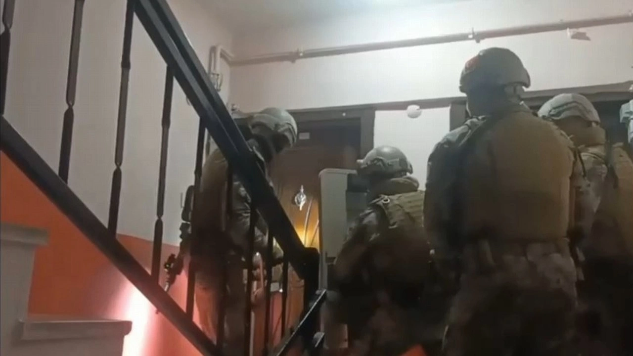 Sultanbeyli'de suç örgütüne operasyon: 20 gözaltı