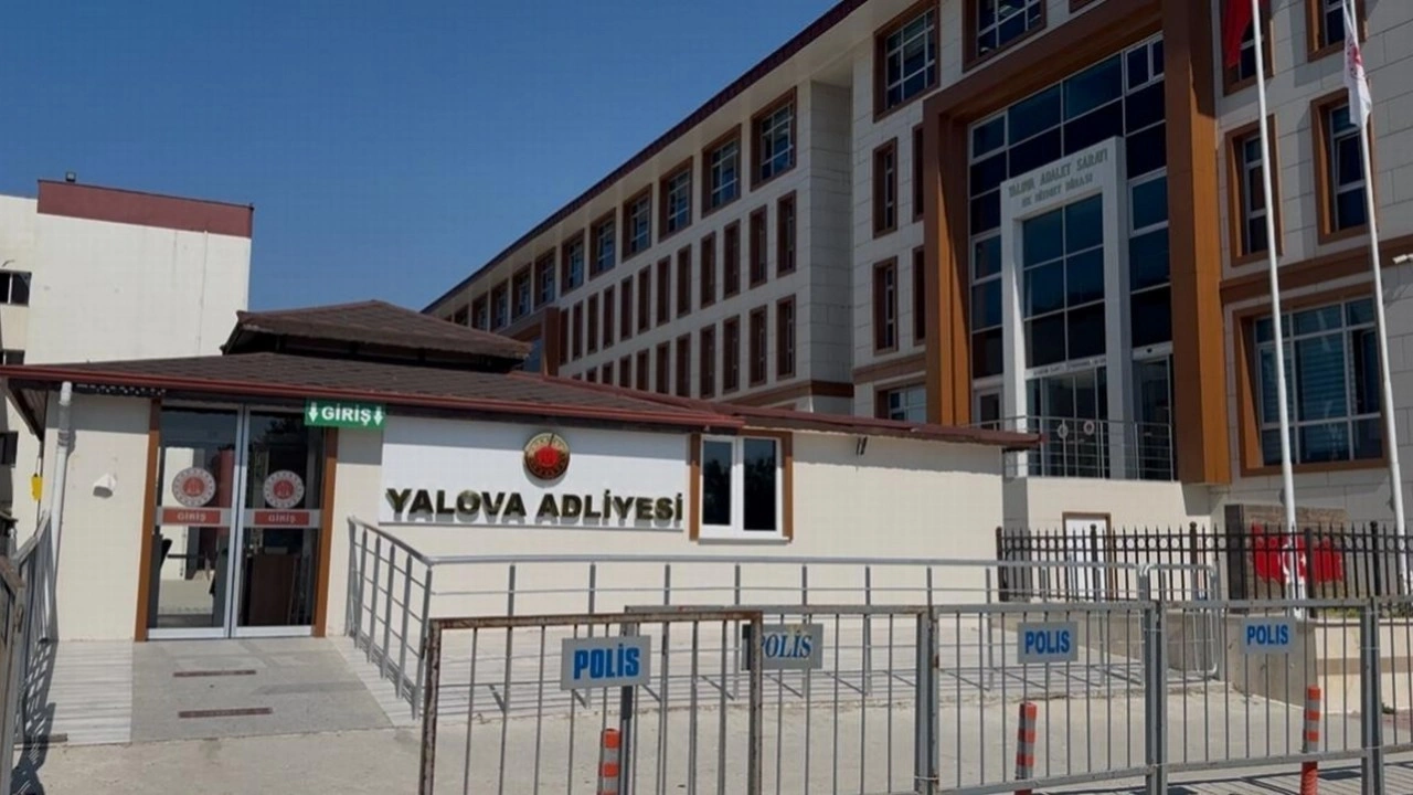 Tartıştığı arkadaşını boğazını keserek öldürdü