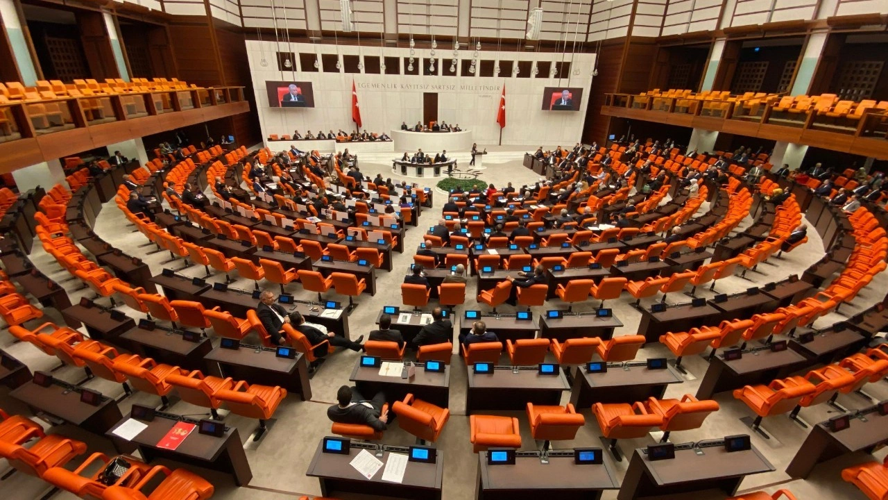 TBMM Genel Kurulu'nda PKK'nın silah bırakma ve fesih kararı değerlendirildi