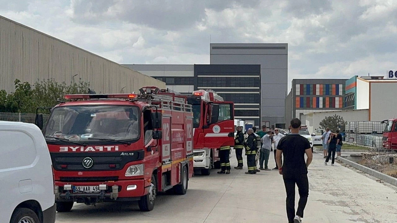 Tekirdağ'da anestezi gazı üreten fabrikada meydana gelen patlamada 2 işçi öldü