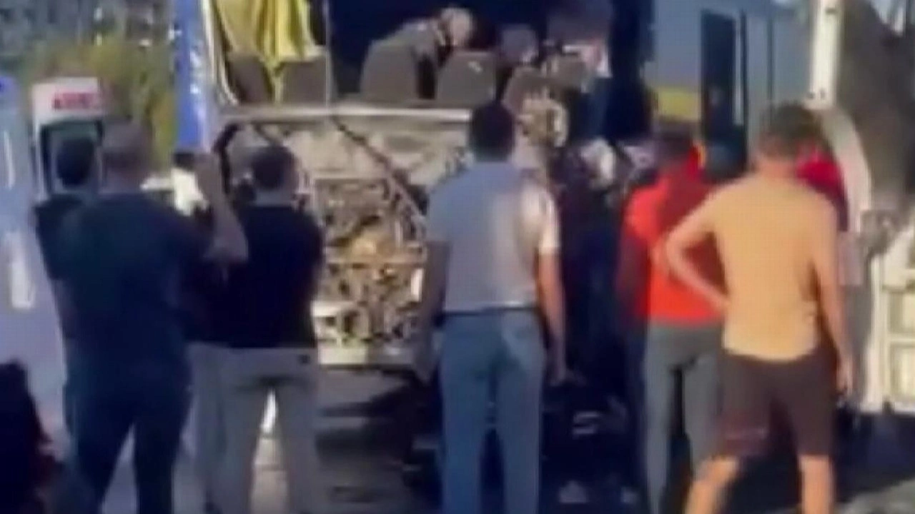 TEM Otoyolu'nda kaza: Trafik durdu!