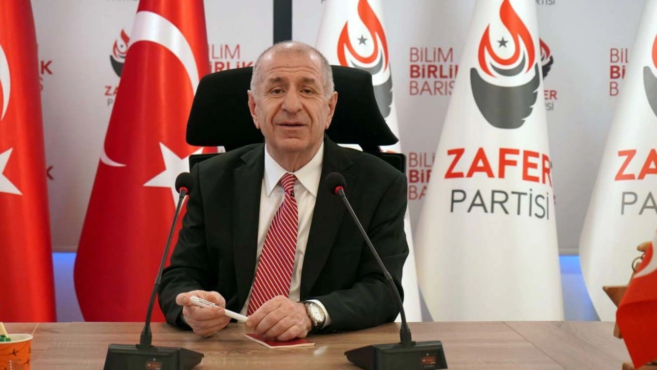Ümit Özdağ, 'MİT Kanunu'na muhalefet' davasında beraat etti