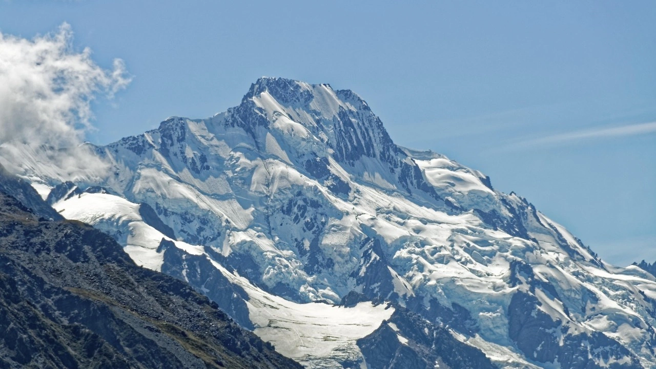 Yeni Zelanda’da dağ tırmanışında 2 kişi hayatını kaybetti