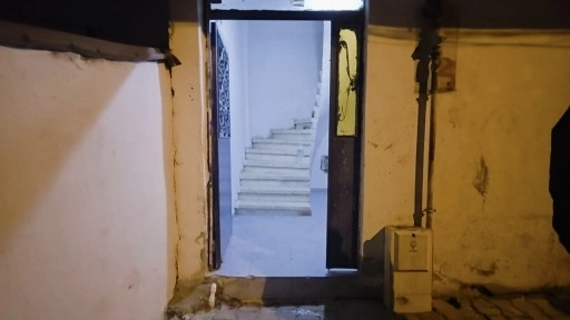 4 yaşındaki çocuk ile annesini darp ederek, ziynet eşyalarını gasp ettiler