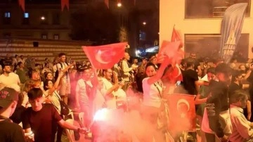 A Milli Futbol Takımı'nın galibiyeti coşkuyla kutlandı