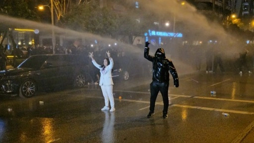 Adana'da 'İmamoğlu' protestosunda göstericilere TOMA'lı müdahale