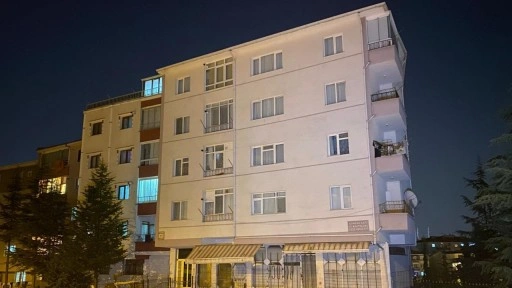 Ankara'da çatlaklar oluşup, çatırdayan 8 katlı apartman tahliye edildi