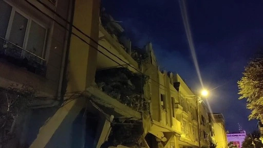 Avcılar'da 6 katlı binada kısmi çökme; çevresindeki binalar tahliye edildi