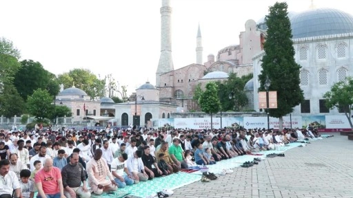 Ayasofya’da bayram namazını kıldılar