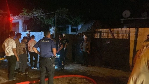 Babasının evini yaktı, alevler bir eve daha sıçradı
