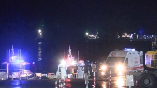Bakırköy açıklarında, yakıt ikmali sırasında denize düşen gemici kurtarıldı