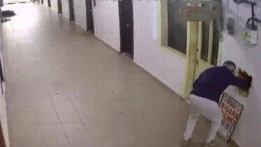 Bakırk&ouml;y'de ofis kiralayıp, duvarı deldiler; 40 bin dolarlık saati &ccedil;alıp ka&ccedil;tılar