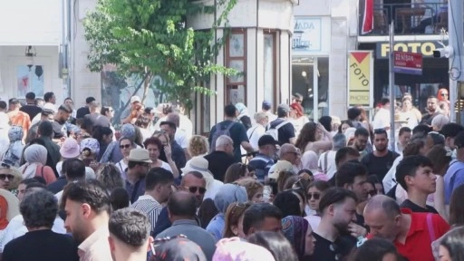 Bayramın ikinci gününde Adalar'a ziyaretçi akını