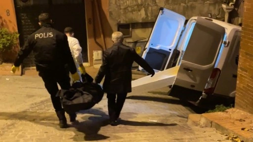 Beyoğlu’nda yalnız yaşayan kadın ölü bulundu