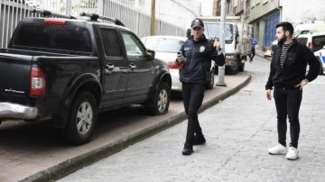 Beyoğlu'nda kaldırımda park halindeki 11 aracın lastiği bıçakla patlatıldı