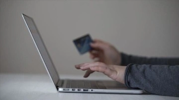 BMD: Kredi kartıyla taksitli alışveriş, tüketiciye nefes aldırıyor