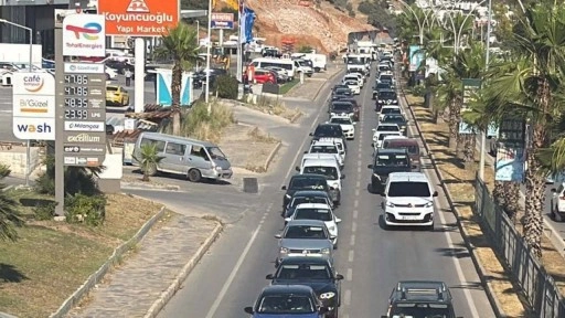 Bodrum'a 24 saatte 50 bin araç giriş yaptı