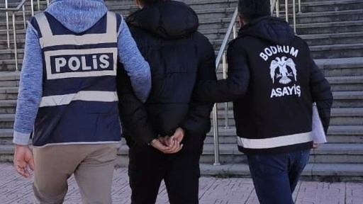 Bodrum&rsquo;da denetim yapan polisi yaralayan s&uuml;r&uuml;c&uuml; tutuklandı