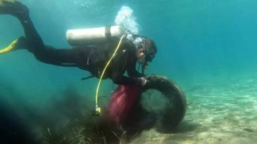 Bodrum'da denizden 2,5 ton çöp çıktı