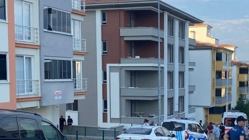 Boşanma aşamasındaki çift, yangın çıkan evde ölü bulundu