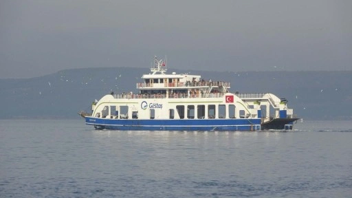 Bozcaada ve Gökçeada feribot seferlerine fırtına engeli