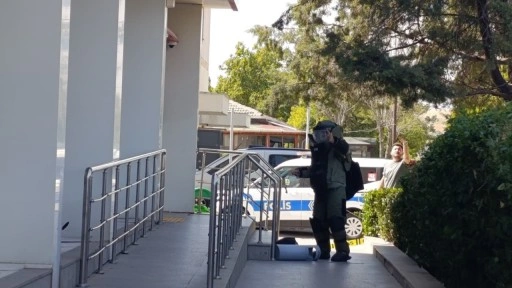 Bulunan altın dolu çanta sahibine teslim edildi