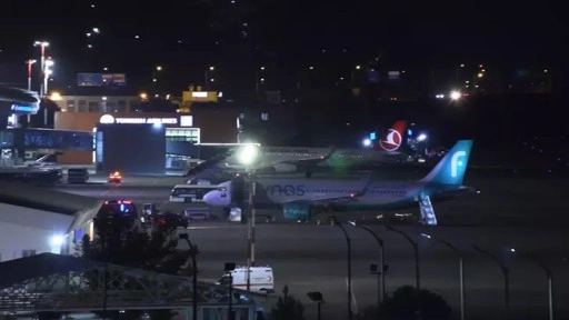 Cidde seferi için havalanan uçak, motor arızası nedeniyle acil iniş yaptı