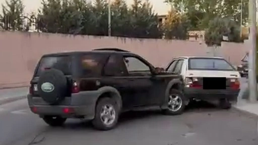 Cipiyle kocasının aracını hurdaya çevirdi!
