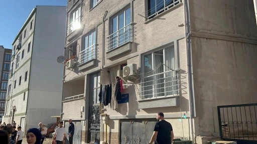 ‘Çöp atma’ tartışması kılıç ve sopalı kavgaya dönüştü: 3 yaralı