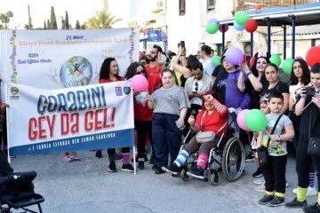 “Çorabını Gey da Gel Down Sendromu Farkındalık Yürüyüşü&#8221; yapıldı