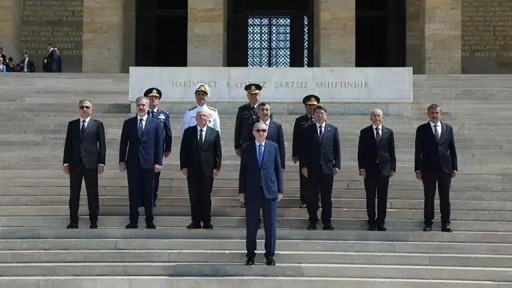 Cumhurbaşkanı Erdoğan ve YAŞ üyeleri Anıtkabir'de