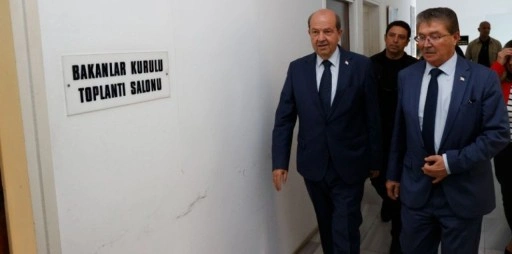 Cumhurbaşkanı Tatar, Bakanlar Kurulu toplantısından ayrıldı
