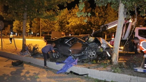 Denizli'de feci kaza! 2 ölü, 1 ağır yaralı