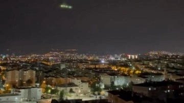 Dev meteor geceyi aydınlattı