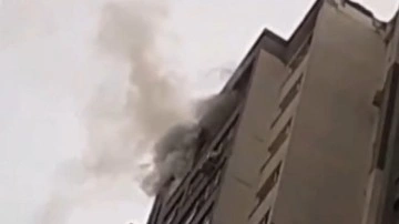 Esenyurt'ta 23 katlı binada yangın paniği