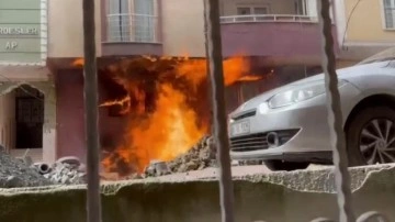 Esenyurt'ta doğalgaz borusu patladı! Alevler iki daireye sıçradı