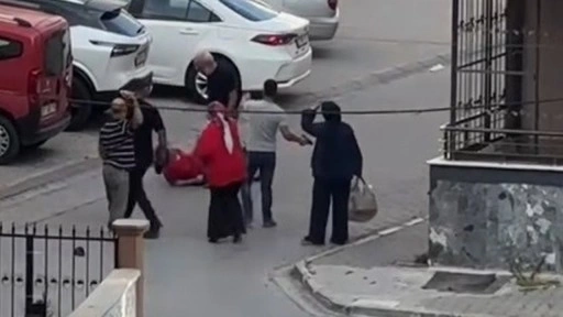 Eşinin bıçakla rehin aldığı kadın, çevredekilerin de yardımıyla kurtarıldı